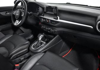 Подержанный автомобиль Kia K3 Sedan 2021 года (13 фото)