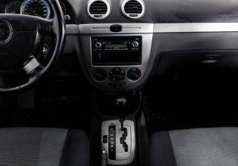 Подержанный автомобиль Chevrolet Lacetti Hatchback 2011 года (11 фото)