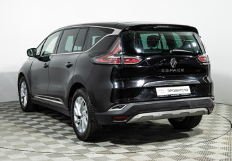 Подержанный автомобиль Renault Espace 2016 года (7 фото)