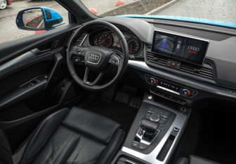 Подержанный автомобиль Audi Q5 2019 года (10 фото)
