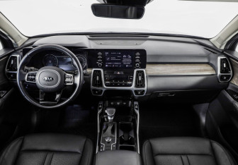 Подержанный автомобиль Kia Sorento 2021 года (10 фото)