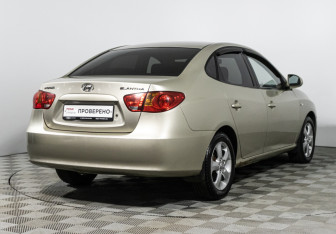 Подержанный автомобиль Hyundai Elantra Sedan 2007 года (5 фото)