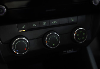 Подержанный автомобиль Skoda Octavia Liftback 2019 года (13 фото)