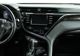 Подержанный автомобиль Toyota Camry Sedan 2018 года (14 фото)