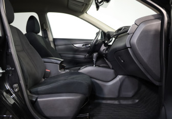 Подержанный автомобиль Nissan X-Trail 2017 года (22 фото)