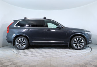 Подержанный автомобиль Volvo XC90 2021 года (4 фото)