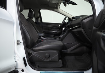 Подержанный автомобиль Ford Kuga 2017 года (21 фото)