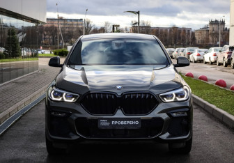 Подержанный автомобиль BMW X6 2020 года (3 фото)