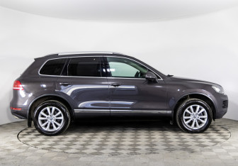 Подержанный автомобиль Volkswagen Touareg 2012 года (4 фото)