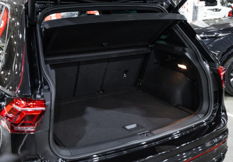 Подержанный автомобиль Volkswagen Tiguan 2021 года (11 фото)