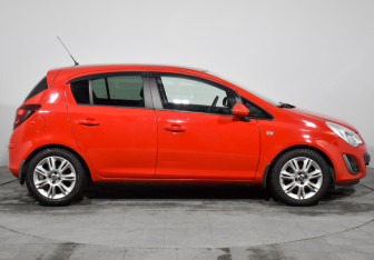 Подержанный автомобиль Opel Corsa 2012 года (4 фото)