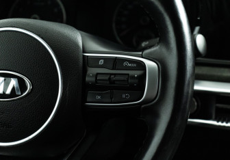 Подержанный автомобиль Kia K5 2021 года (24 фото)