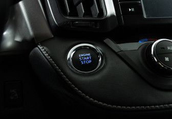 Подержанный автомобиль Toyota RAV4 2019 года (20 фото)