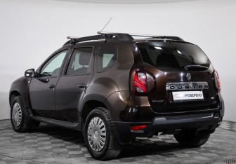Подержанный автомобиль Renault Duster 2016 года (7 фото)