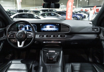 Подержанный автомобиль Mercedes-Benz GLE 2021 года (15 фото)