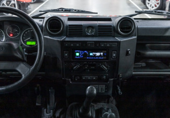 Подержанный автомобиль Land Rover Defender Suv 2007 года (12 фото)
