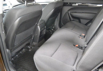 Подержанный автомобиль Kia Sorento 2017 года (11 фото)