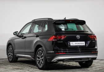 Подержанный автомобиль Volkswagen Tiguan 2019 года (7 фото)