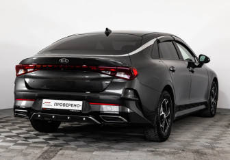 Подержанный автомобиль Kia K5 2021 года (7 фото)