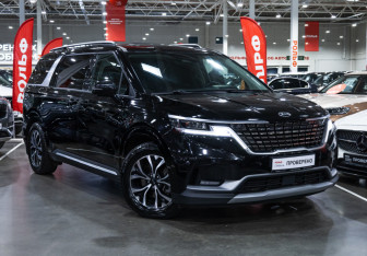 Подержанный автомобиль Kia Carnival 2021 года (6 фото)