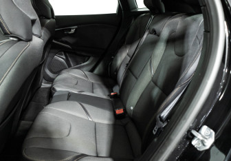 Подержанный автомобиль Volvo V40 Cross Country 2017 года (10 фото)