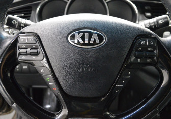 Подержанный автомобиль Kia Ceed Wagon 2018 года (15 фото)