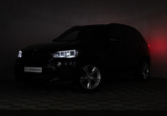 Подержанный автомобиль BMW X5 2017 года (30 фото)