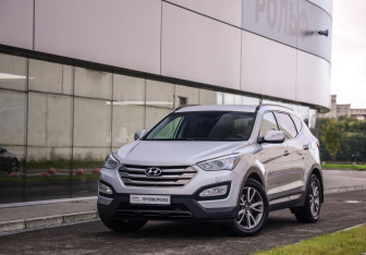 Подержанный автомобиль Hyundai Santa Fe 2012 года (1 фото)