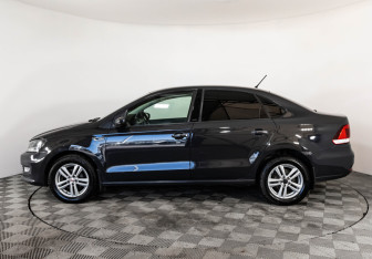 Подержанный автомобиль Volkswagen Polo Sedan 2016 года (8 фото)