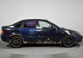 Подержанный автомобиль Ford Focus Sedan 2004 года (4 фото)