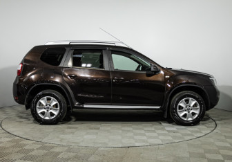 Подержанный автомобиль Nissan Terrano 2019 года (4 фото)