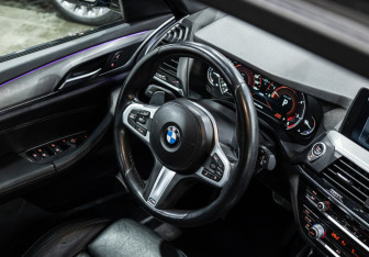 Подержанный автомобиль BMW X3 2018 года (19 фото)
