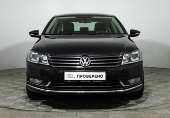 Подержанный автомобиль Volkswagen Passat Sedan 2011 года (2 фото)
