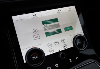 Подержанный автомобиль Land Rover Range Rover Velar 2019 года (23 фото)