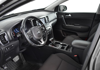 Подержанный автомобиль Kia Sportage 2018 года (9 фото)