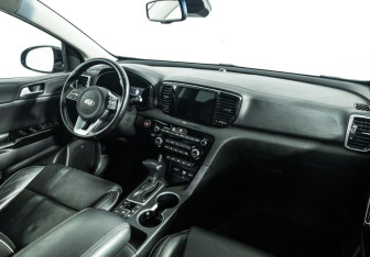 Подержанный автомобиль Kia Sportage 2018 года (9 фото)
