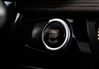 Подержанный автомобиль BMW X5 2016 года (18 фото)