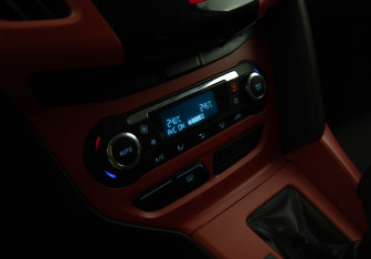 Подержанный автомобиль Ford Focus Hatchback 2012 года (13 фото)