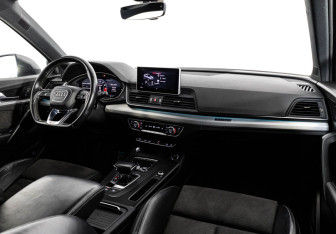 Подержанный автомобиль Audi Q5 2017 года (12 фото)
