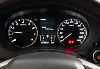 Подержанный автомобиль Mitsubishi Outlander 2014 года (17 фото)