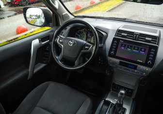 Подержанный автомобиль Toyota Land Cruiser Prado 2020 года (7 фото)