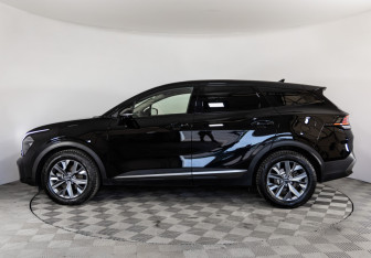 Подержанный автомобиль Kia Sportage 2023 года (8 фото)