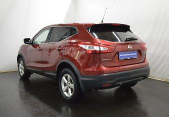 Подержанный автомобиль Nissan Qashqai 2016 года (7 фото)