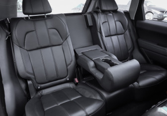 Подержанный автомобиль Land Rover Range Rover Sport 2015 года (27 фото)