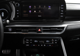 Подержанный автомобиль Kia K5 2021 года (16 фото)