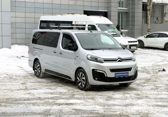 Подержанный автомобиль Citroen SpaceTourer 2018 года (3 фото)