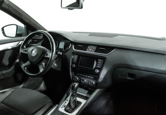 Подержанный автомобиль Skoda Octavia Liftback 2014 года (9 фото)