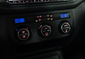 Подержанный автомобиль Volkswagen Golf Plus 2008 года (16 фото)