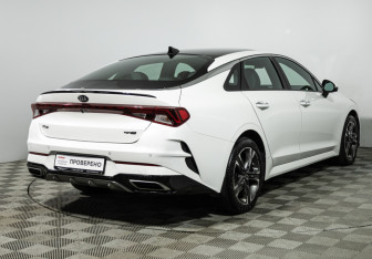 Подержанный автомобиль Kia K5 2020 года (5 фото)