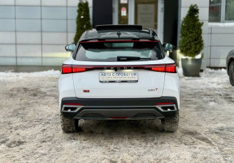 Подержанный автомобиль Omoda C5 2023 года (5 фото)